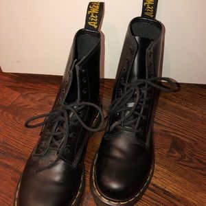Dr. Martens Women's 1460 Smooth
